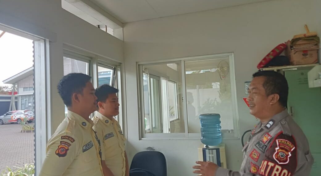 Sambangi Perusahaan PT. SCM Unit Samapta Polsek Lembursitu Patroli Dialogis Dengan Petugas Satpam, Sampaikan Himbauan Kamtimbas