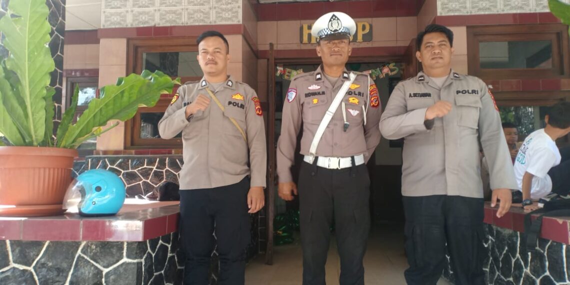 Pam Gereja, Sudah Menjadi Rutinitas Anggota Polsek Warudoyong