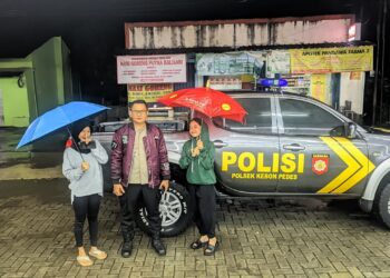 Polsek Kebonpedes Patroli Sambang Warga Malam Hari Sampaikan Himbauan Kamtibmas