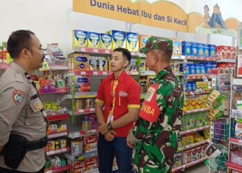 Dalam Upaya Kondusifitas Di Wilayah Bhabinkamtibmas Polsek Warudoyong lakukan patroli Dialogis
