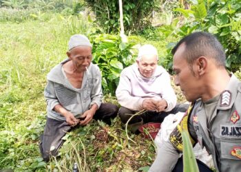 Dekati warga Babinkamtibmas  Sambangi Warga dan Berikan Imbauan Kamtibmas