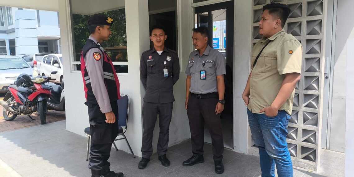 Polri Bersama Security Imigrasi Kelas II Baros Jalin Harkamtibmas