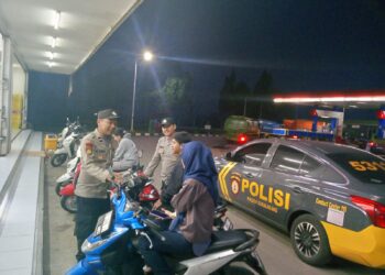 Patroli Sambang Obyek Vital dan Strong Point Malam Dialogis Dengan Masyarakat Wujudkan Situasi Kamtibmas Yang Aman