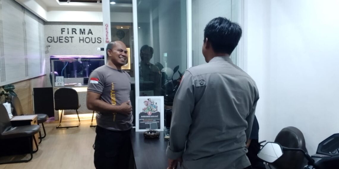 Polsek Gunungpuyuh Sambangi Satpam Sampaikan Himbauan Kamtibmas