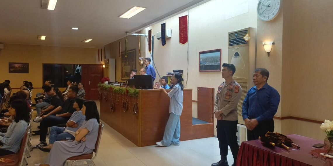 Polsek Kadudampit Laksanakan Pengamanan Gereja GBI