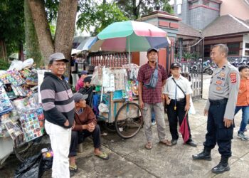 Ciptakan Rasa Aman, Anggota Samapta Polsek Warudoyong Laksanakan Patroli Dialogis