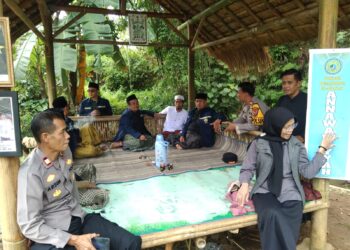 Wujudkan Kebersamaan. Personil Polsek Sukabumi efektifkan sambangi Warga Masyarakat