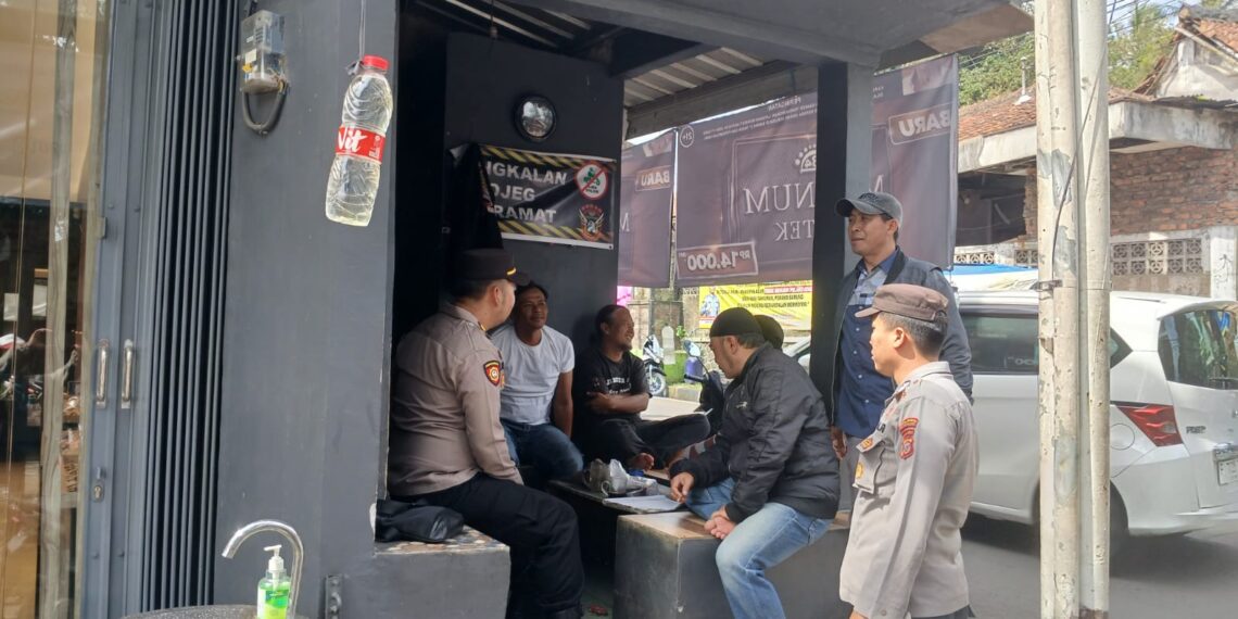 Sambangi Pangkalan Ojek, Polsek Gunungpuyuh Sampaikan Pesan-Pesan Kamtibmas