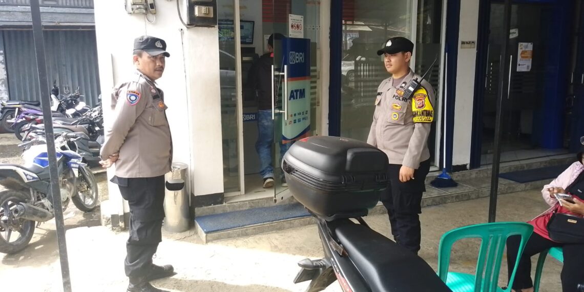 Cegah Gangguan Kamtibmas  di Obyek-Obyek Vital, Personil Polsek Sukalarang Laksanakan Patroli Siang Hari