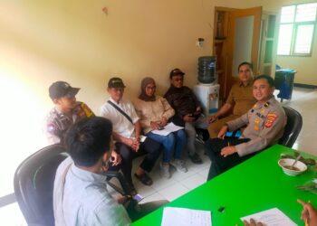 Gelar Ngariung Bareng, Kapolsek Baros sampaikan pesan Kamtibmas bersama tokoh masyarakat