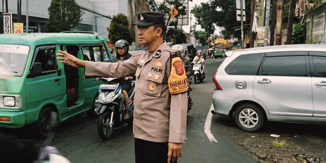 Polsek Gunungpuyuh rutin laksanakan Gatur Pagi, Agar Terciptanya Kamseltibcar Lantas dipagi hari diwilayah hukum Polsek Gunungpuyuh