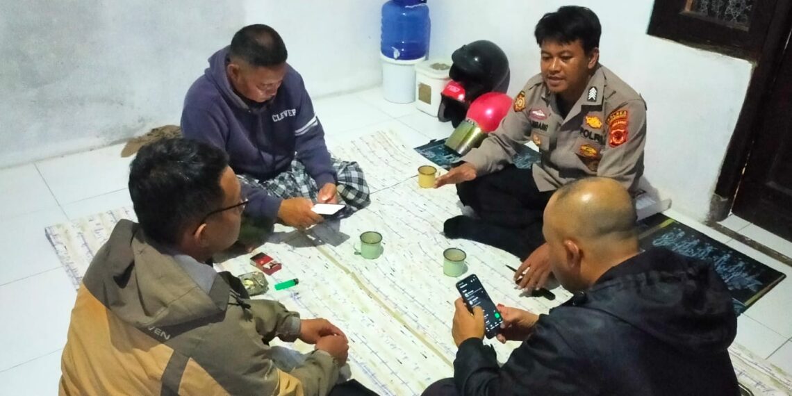 Giat Patroli Malam Polsek Lembursitu Ciptakan Rasa Aman