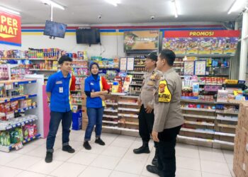 Polsek Sukalarang Laksanakan Patroli Dialogis Kerawanan Malam