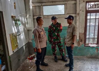 Polsek Kebonpedes Monitoring Penyaluran Bantuan Rumah Tidak Layak Huni