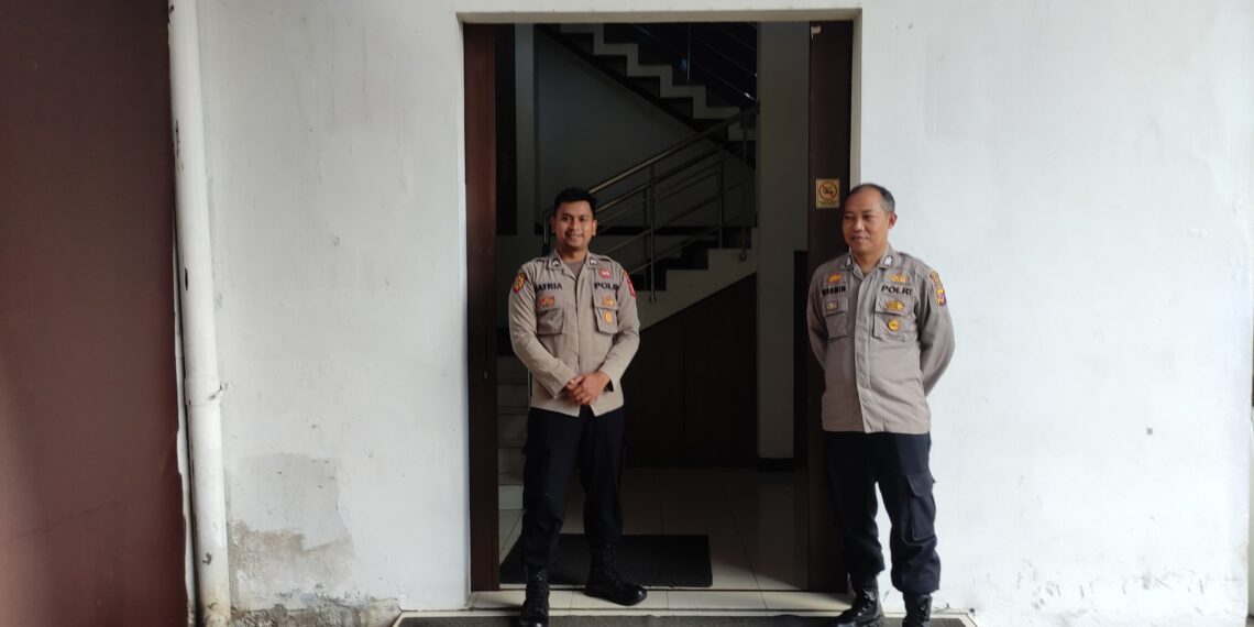 Polsek Kadudampit Laksanakan pengamanan gereja GBI indokuring kota sukabumi