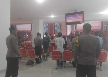 Personil Polsek Sukalarang Laksanakan PAM Ibadah Kebaktian di Gereja, Kristen Indonesia (GKI) Penginjil Kota Sukabumi