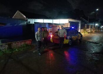 Antisipasi gangguang Kamtibmas, Polsek Cikole Laksanakan Patroli Malam