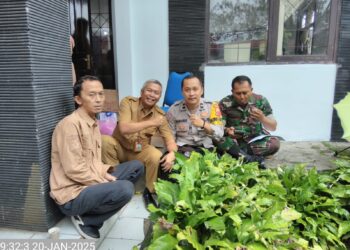 Bhabinkamtibmas Sinerggitas dengan TNI Laksanakan Kegiatan Sambang