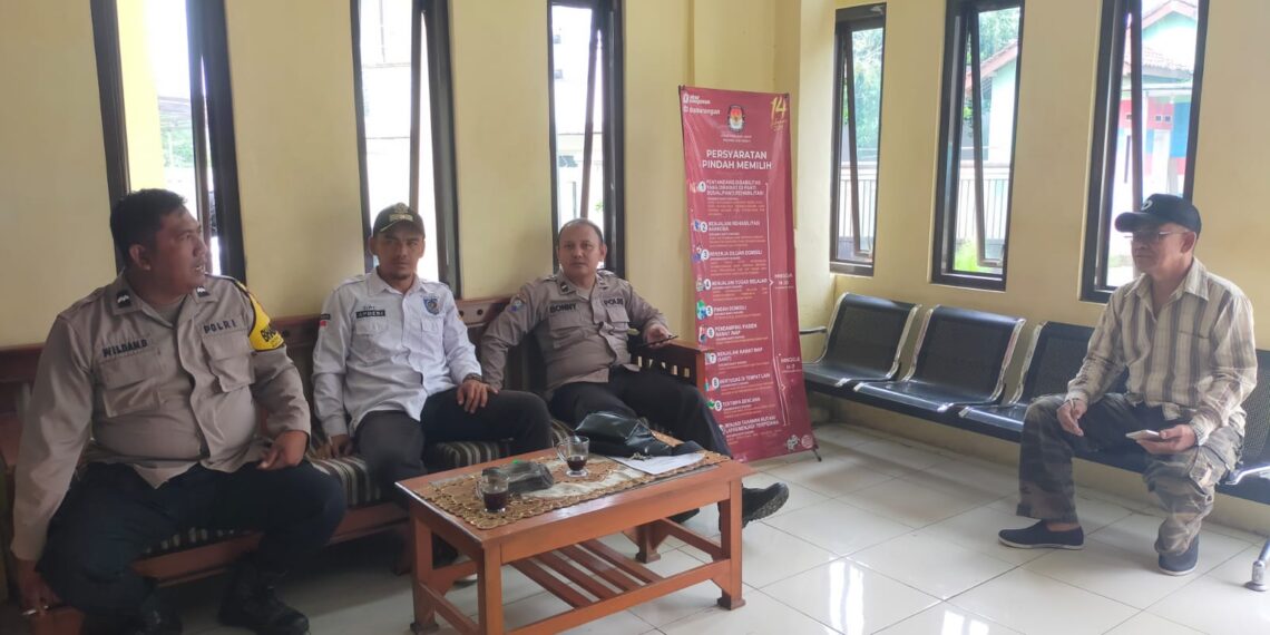 Polsek Gunungguruh Laksanakan Patroli Dialogis Sambangi Warga