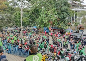 Ratusan Ojol di Sukabumi Mogok Narik dalam Dukungan Aksi di Jakarta