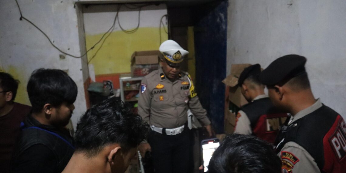 Belasan Botol Mihol dan 4 Sepeda Motor Berknalpot Brong di Sukabumi Terjaring KRYD Polisi