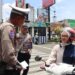 Gebyar Ops Keselamatan Lodaya-2025, Polisi di Sukabumi Bagi-bagi Helm dan Coklat