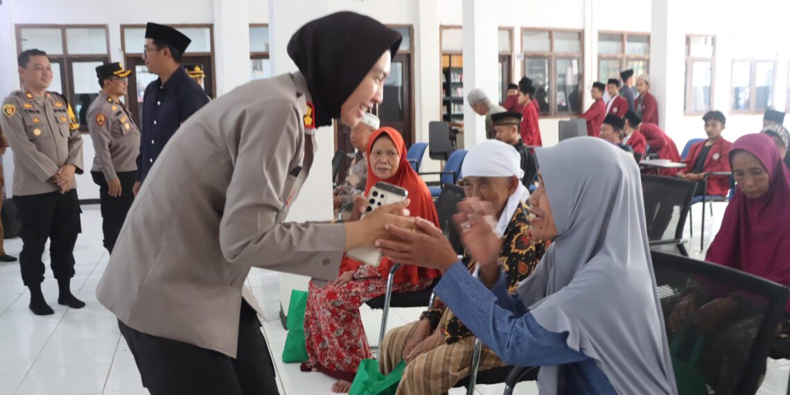 Sambut Ramadhan 1446 H, Polres Sukabumi Kota Gelar Bakti Sosial Polri Presisi