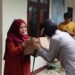 Ringankan Beban Warga Terdampak Bencana, Polres Sukabumi Kota Salurkan Bansos