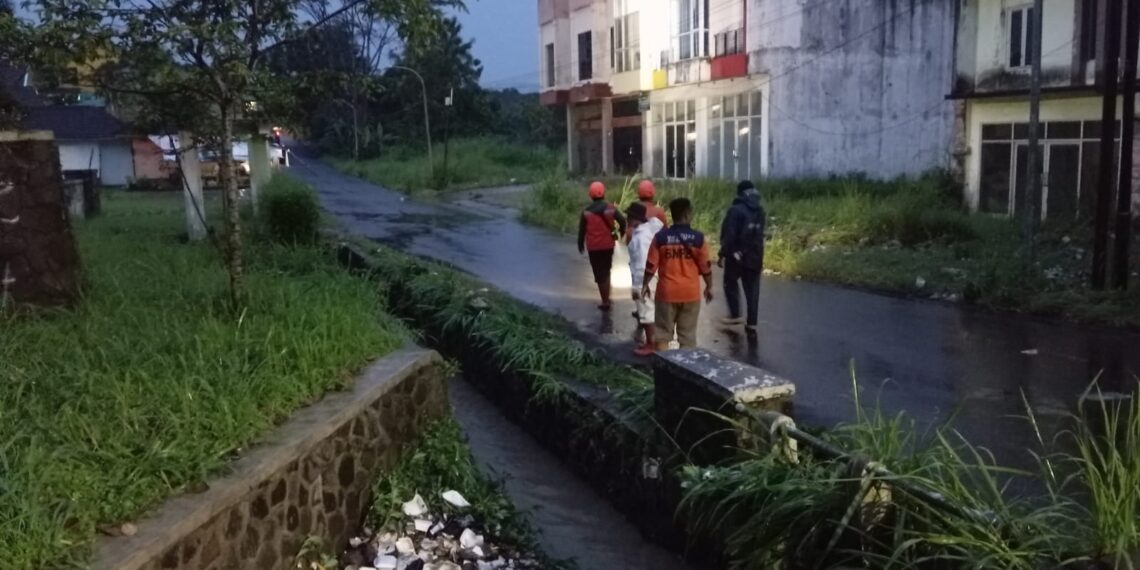 Belasan Titik di Kota Sukabumi Terjadi Banjir Akibat Hujan Deras