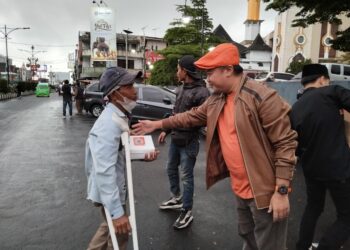 PKS Kota Sukabumi Bagikan 1.000 Paket Takjil di Iftor on The Road