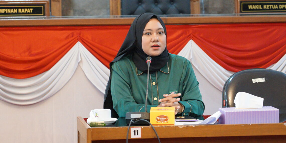 REKLAME DIPASANGI SPANDUK PERINGATAN, DPRD: PERLU SOSIALISASI LANJUT
