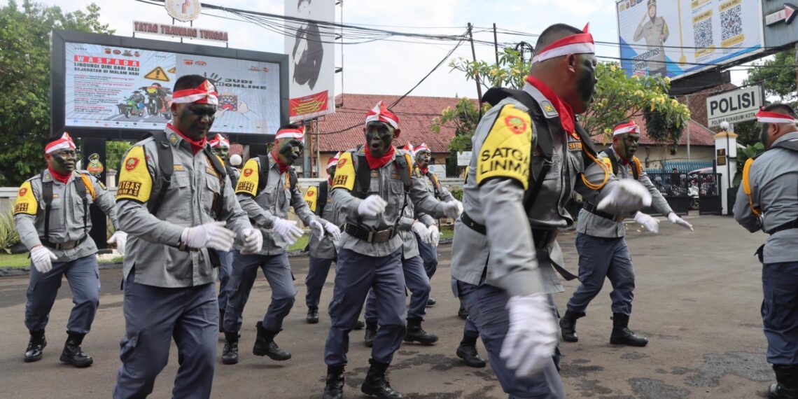 Ikuti LKBB, Linmas di Sukabumi Unjuk Kebolehan
