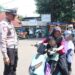 Kendarai Sepeda Listrik di Jalan Raya, Ibu-ibu di Sukabumi Ditegur Polisi