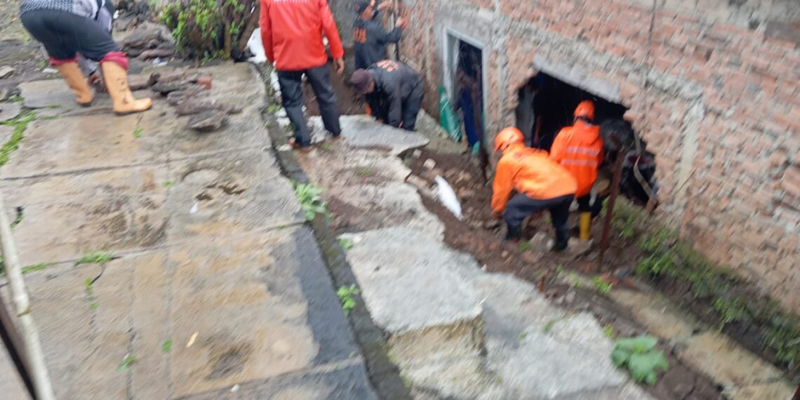 Longsor TPT di Citamiang Sukabumi Rusak Dua Rumah, BPBD Lakukan Penanganan Cepat