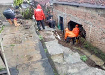 Longsor TPT di Citamiang Sukabumi Rusak Dua Rumah, BPBD Lakukan Penanganan Cepat