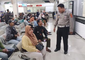 Polantas Menyapa di Samsat Cibadak: Wujud Pelayanan Humanis dan Edukasi Pajak bagi Masyarakat