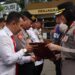 Puluhan Polisi di Sukabumi Diganjar Penghargaan Kapolres, Dua Polisi Terima Pangkat Pengabdian