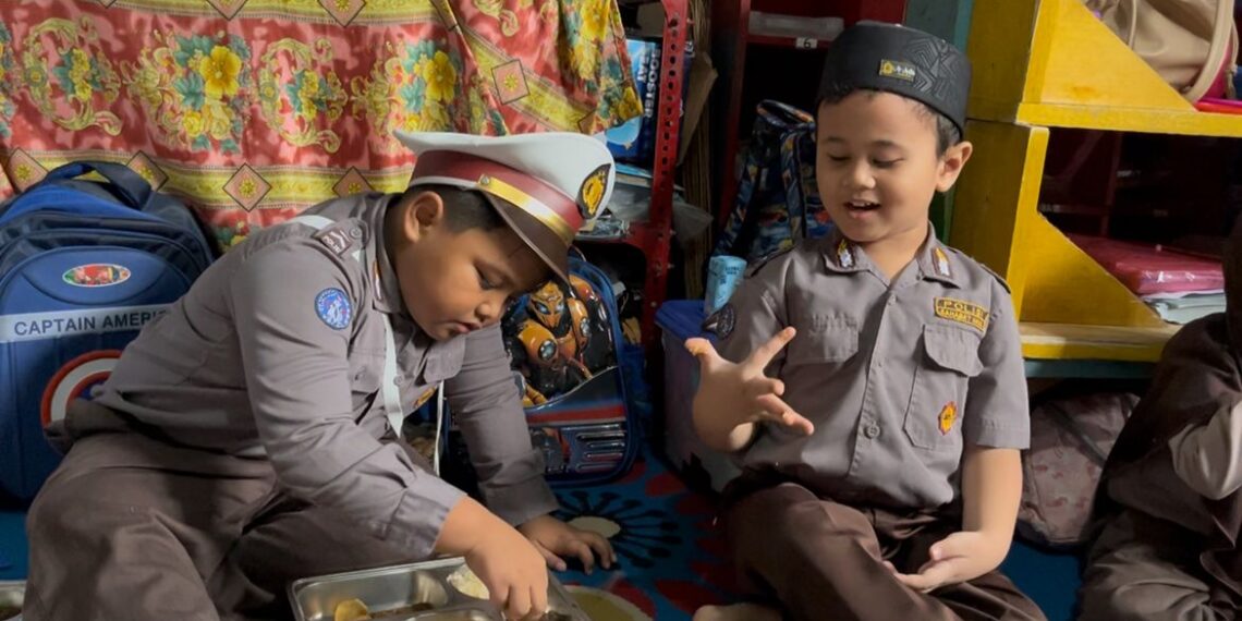 Puluhan Anak RA di Kota Sukabumi Lahap Nikmati MBG