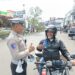 Hari Ketiga Operasi Zebra Lodaya, Sat Lantas Polres Sukabumi Kota Bagikan Brosur Kamseltibcarlantas