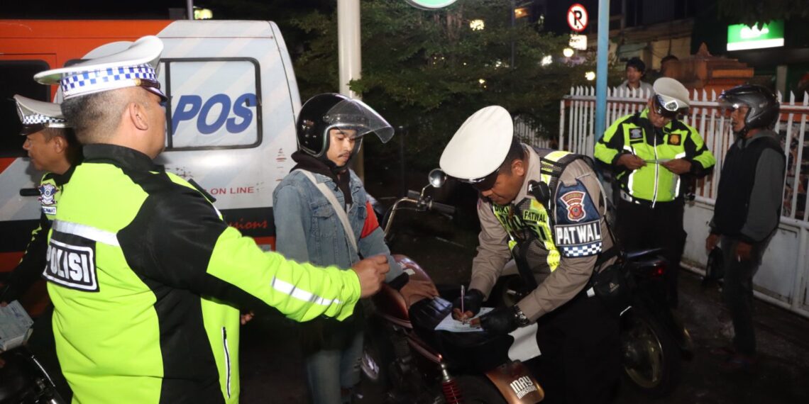 Jelang Berakhirnya Operasi Zebra Lodaya 2025, Polres Sukabumi Kota Gelar KRYD Akhir Pekan