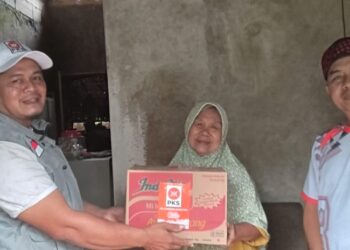 Rumah Roboh Diterjang Hujan Angin, Lansia di Lembursitu Sukabumi Terima Uluran Tangan PKS