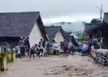 Diguyur Hujan Deras, Puluhan Rumah di Kp. Cipicung, kecamatan Simpenan Kabupaten Sukabumi Terendam Banjir