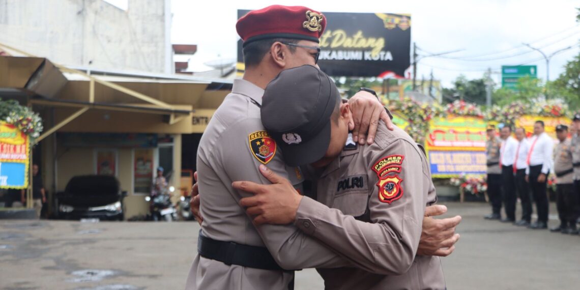 Aksi Humanis Viral, Brigadir Abdurahim Dapat Hadiah Umroh dari AKBP Ardian Satrio Utomo