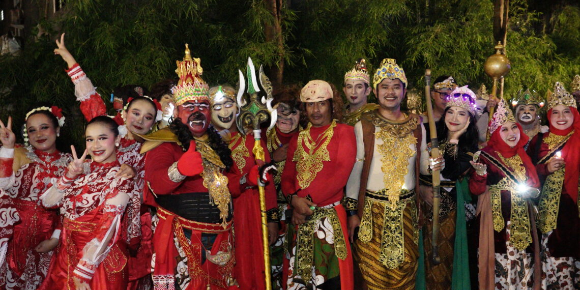 Sekretariat DPRD Kota Sukabumi Meriahkan Kirab Tatar Sunda “Mahkota Ajeng Ki Sunda”, Tampilkan Tokoh Pewayangan Rama hingga Hanoman