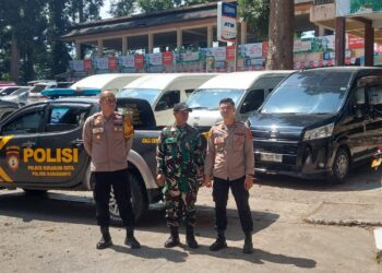 Kapolsek Kadudampit Bersama TNI Perketat Pengamanan Kawasan Wisata Situgunung