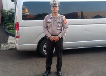 Minggu Kasih Polsek Baros Pererat Silaturahmi dan Jaga Kamtibmas di Gereja