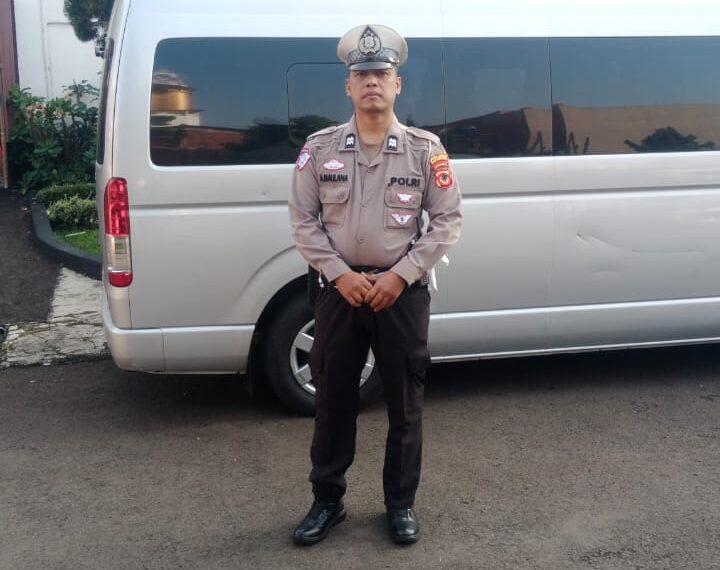 Minggu Kasih Polsek Baros Pererat Silaturahmi dan Jaga Kamtibmas di Gereja