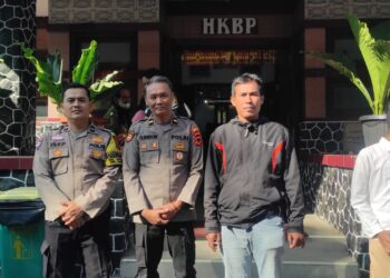 Polsek Warudoyong Rutin Amankan Ibadah Minggu demi Kenyamanan Jemaat Gereja