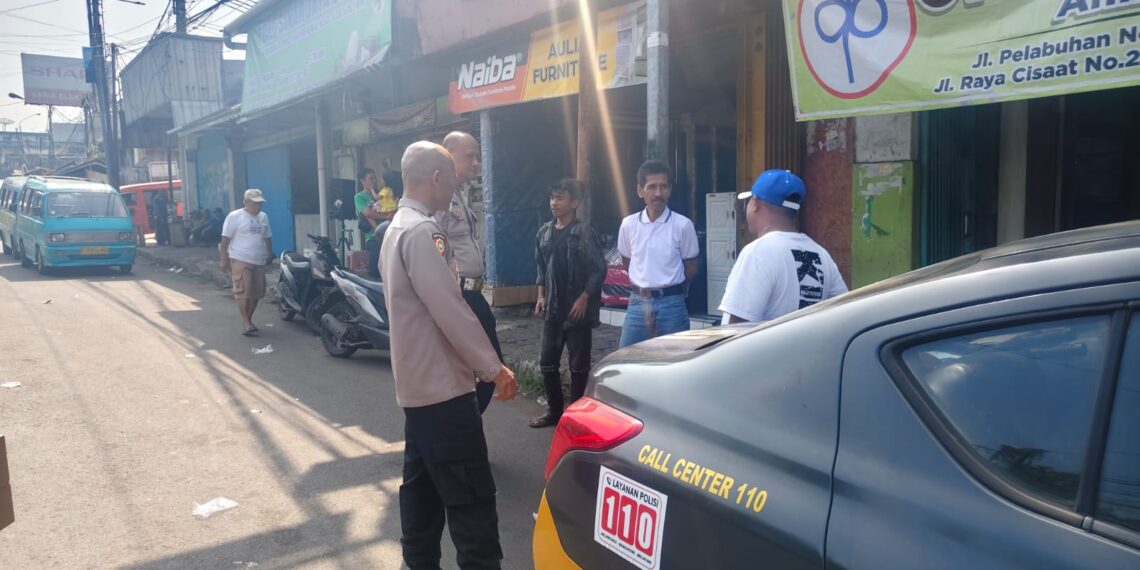 Sapa Warga dari Dekat, Polsek Citamiang Sisipkan Pesan Kamtibmas Saat Patroli