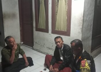 Sambang Malam Bhabinkamtibmas Lembursitu Pererat Kedekatan dengan Warga Binaan